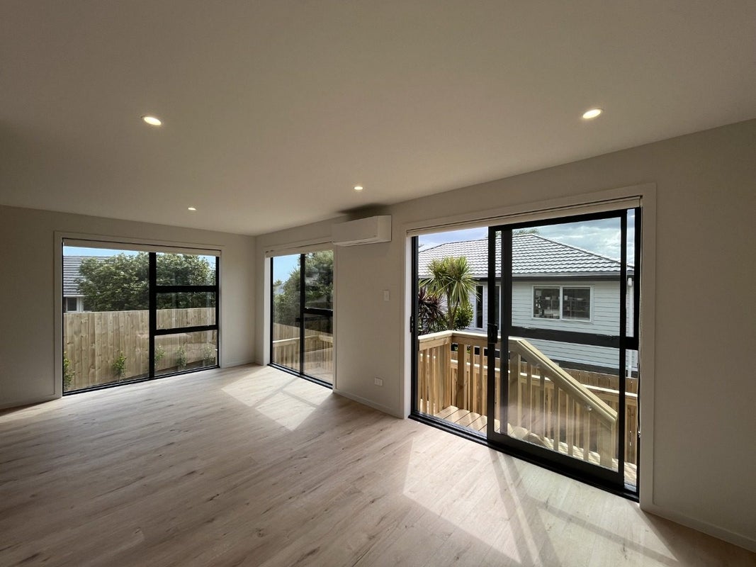 4/264 Rangatira Road, Beach Haven, Auckland - Carousel 2