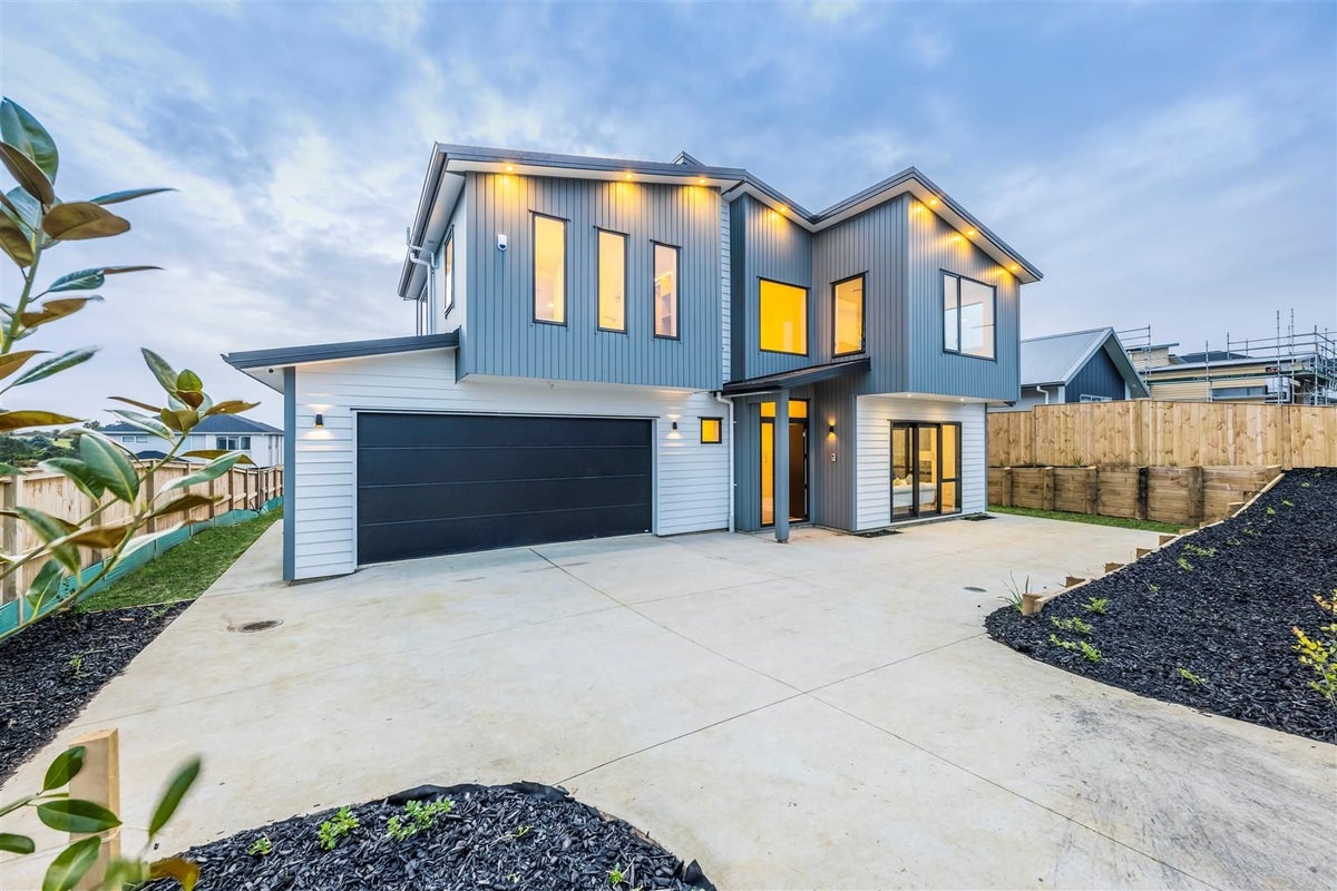 7 Hutukawa Drive, Beachlands, Auckland - Carousel 2