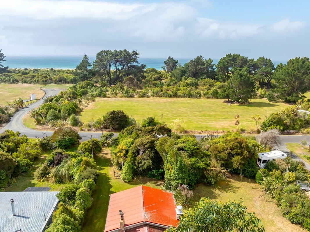 22B Allans Beach Road, Portobello, Dunedin - Carousel 2
