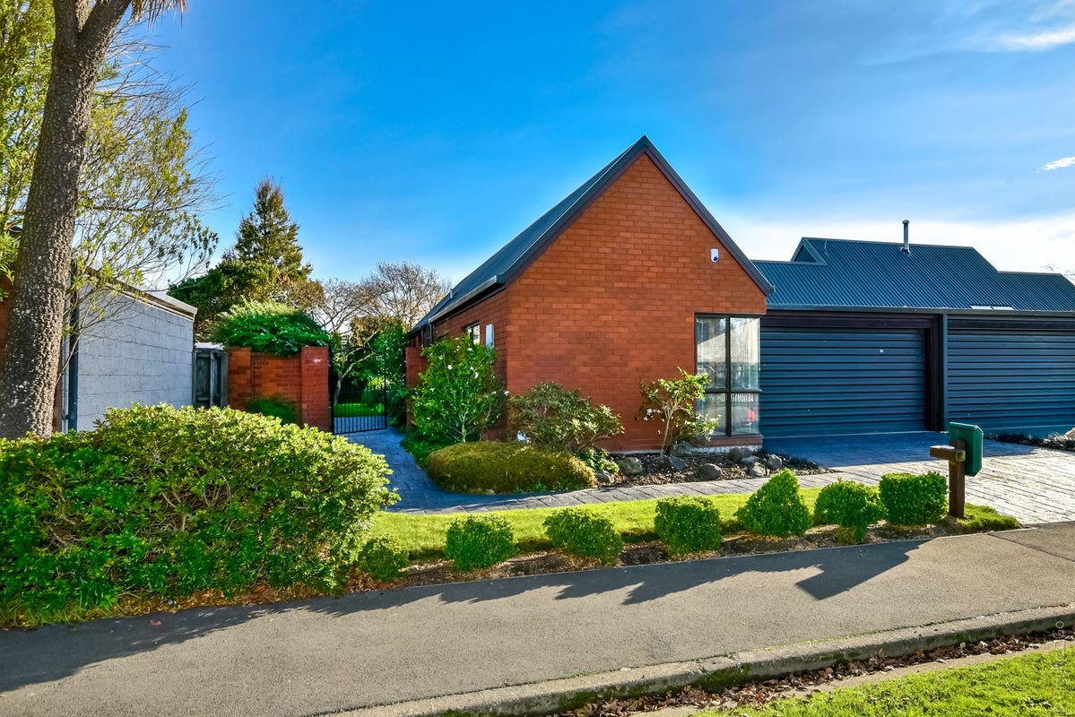 7 Norwood Street, Beckenham, Christchurch - Carousel 1