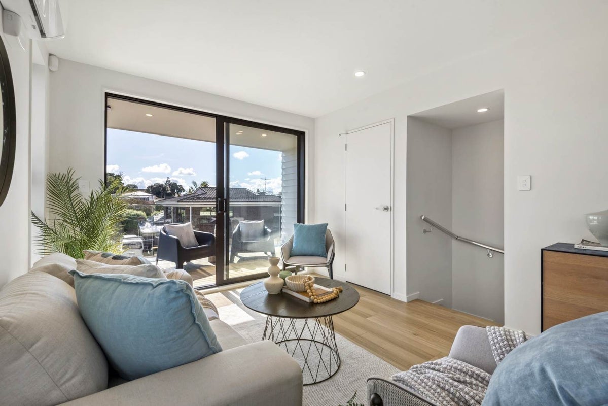 8/2 Fairview Road, Papatoetoe, Auckland - Carousel 2