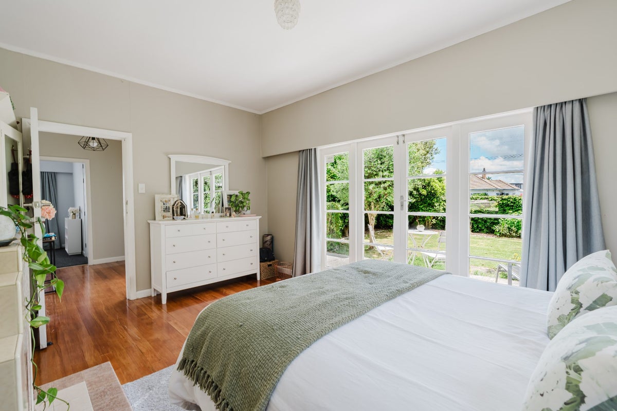 40 Enderley Avenue, Enderley, Hamilton - Carousel 2