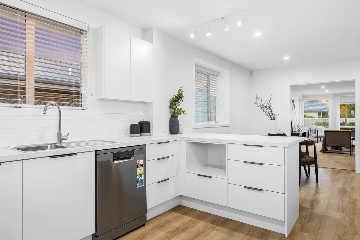 1/9 Rossiter Avenue, Redwood, Christchurch - Carousel 2