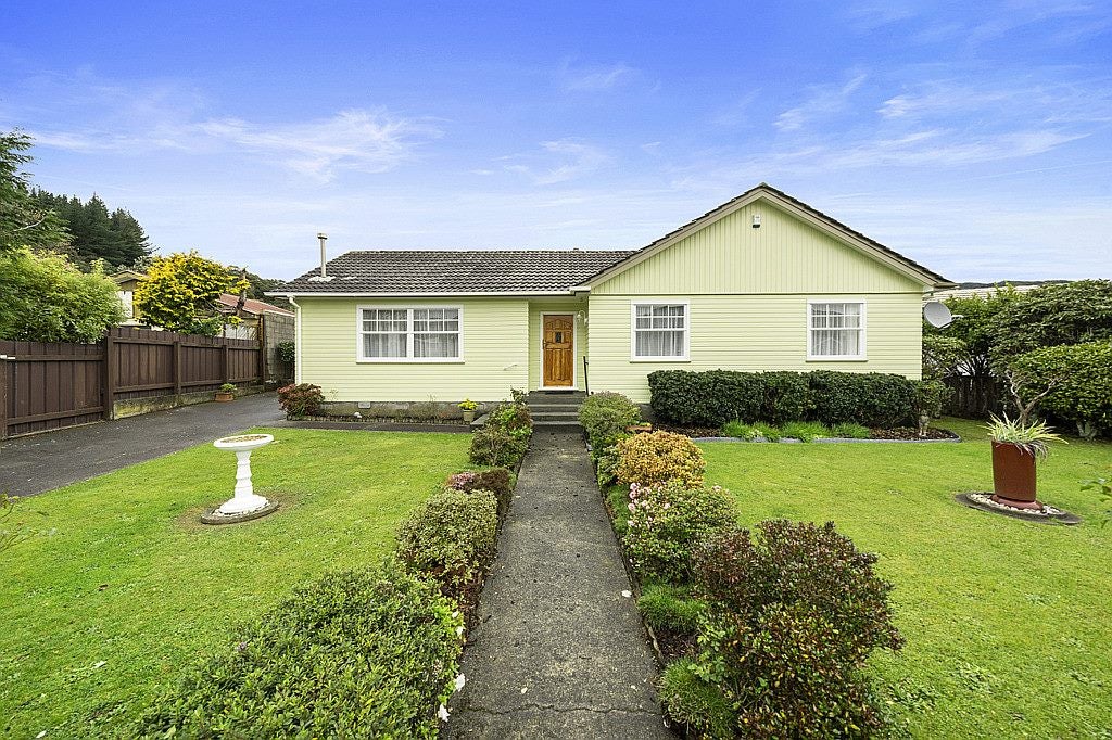 6 Mataura Grove, Wainuiomata, Lower Hutt - Carousel 1