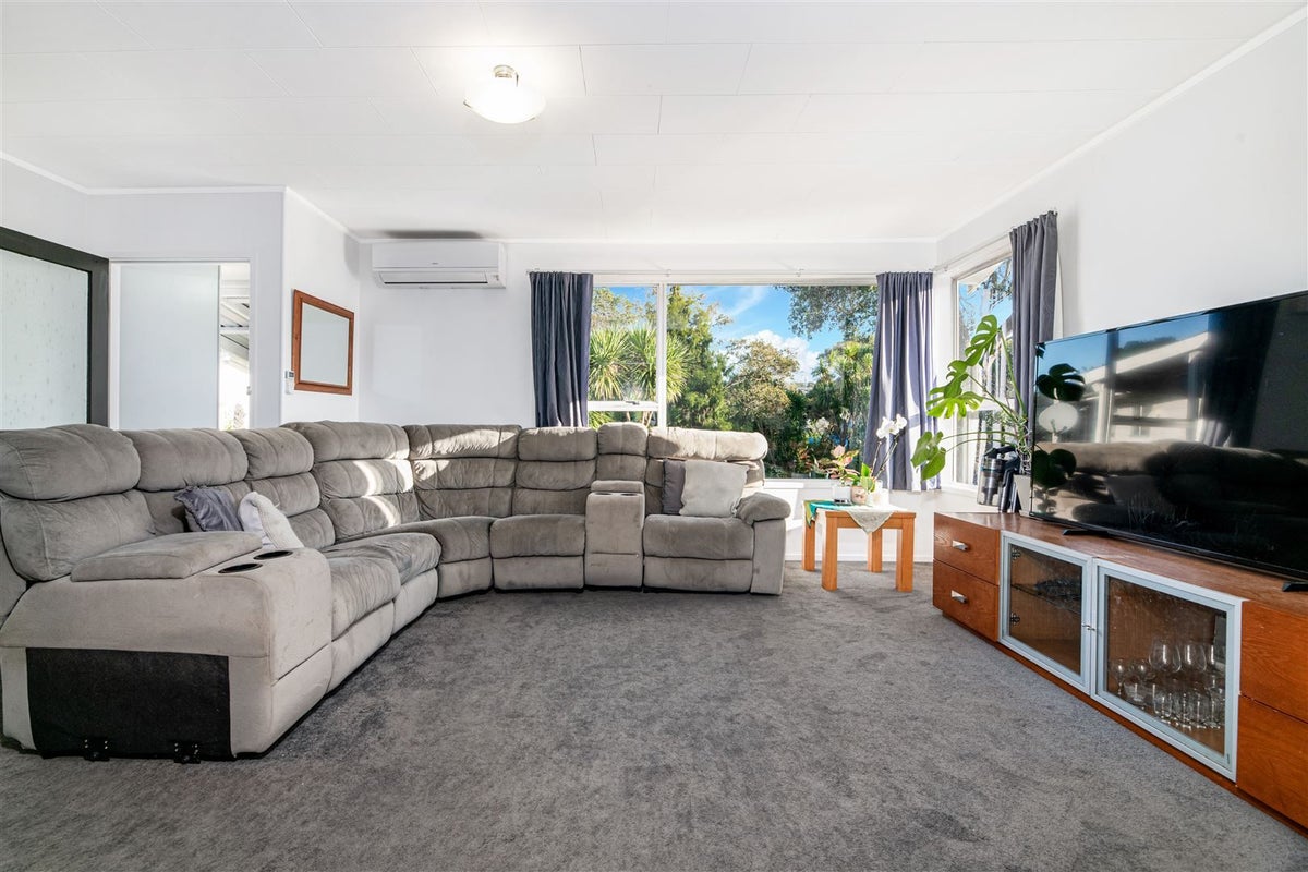 28 Mawney Road, Henderson, Auckland - Carousel 25