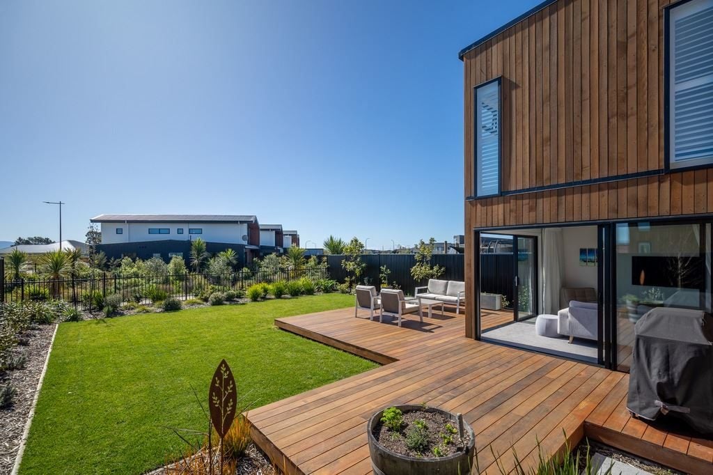 12 Central Park Avenue, APPLEBY, RICHMOND - Carousel 1