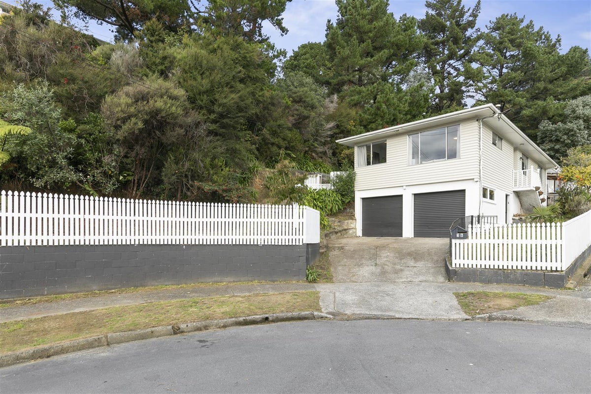 16 Thomson Grove, Stokes Valley, Lower Hutt - Carousel 17