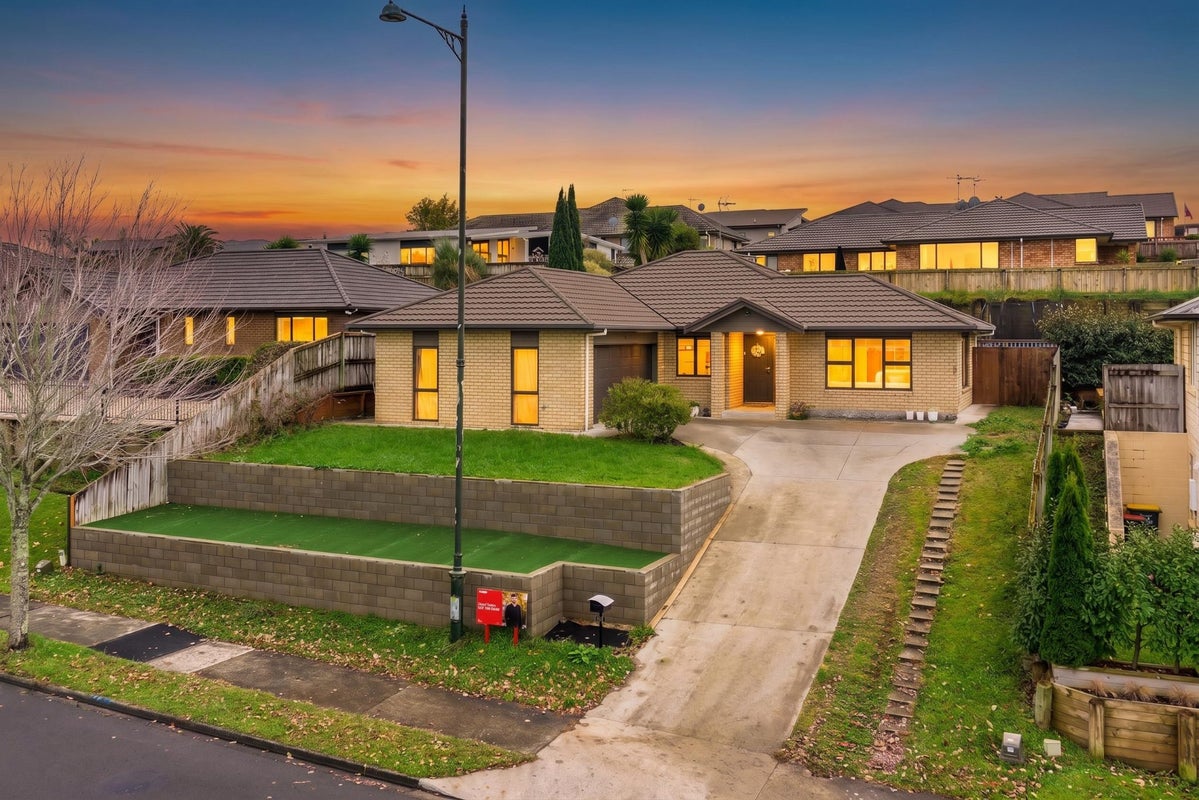 54 Farnborough Drive, Nawton, Hamilton - Carousel 32