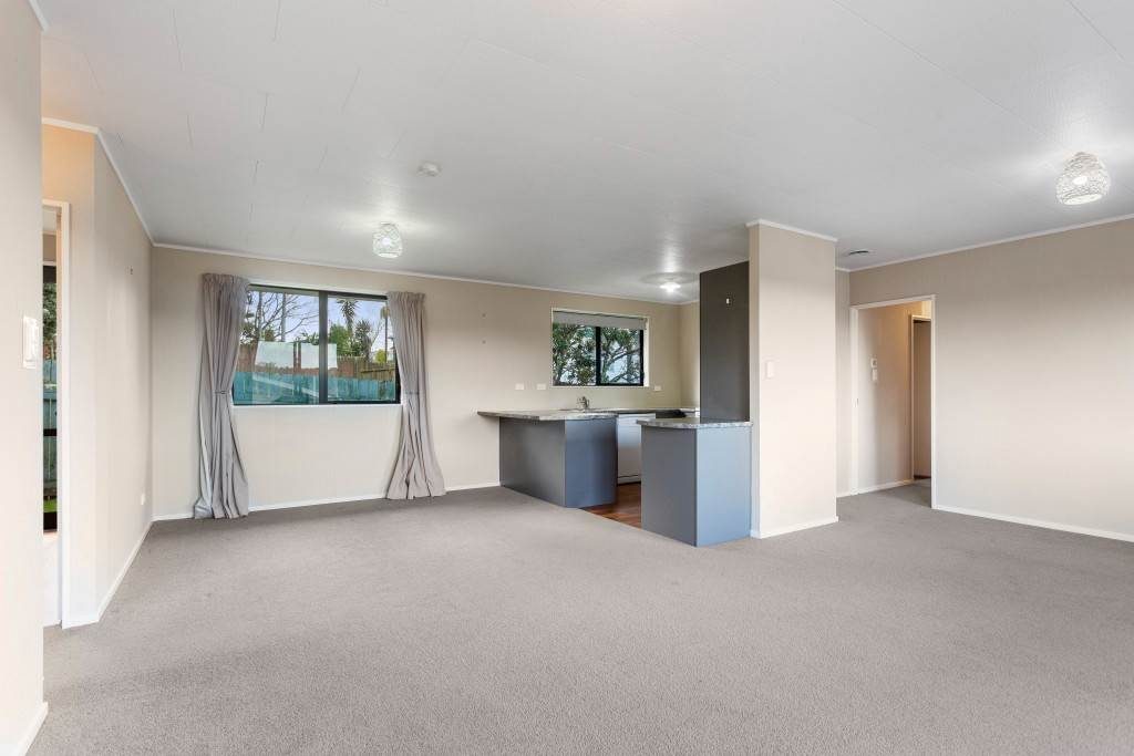 28A Japonica Drive, Beach Haven, Auckland - Carousel 2
