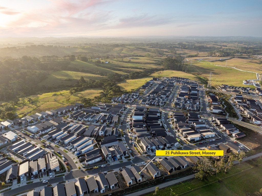 21 Puhikawa Street, Massey, Auckland - Carousel 19
