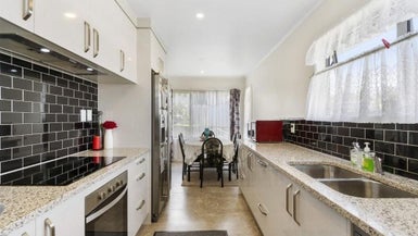 49 Ashgrove Road, Mangere, Auckland - Carousel 1