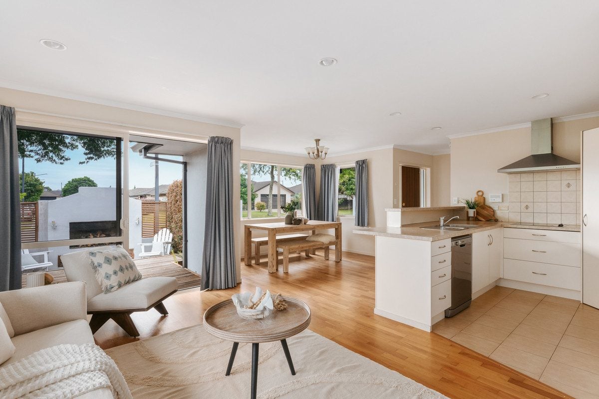 4 Montrose Place, Pyes Pa, Tauranga - Carousel 2