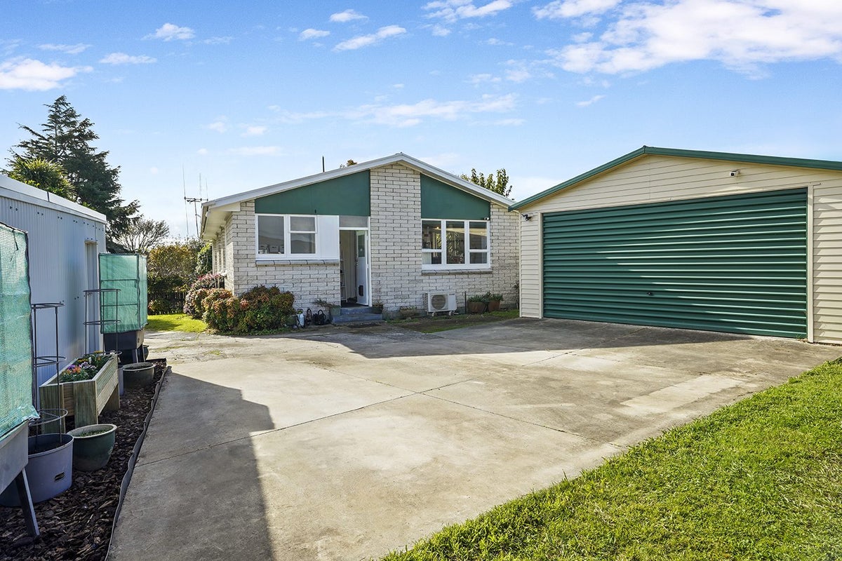25 McIntosh Street, Chartwell, Hamilton - Carousel 2