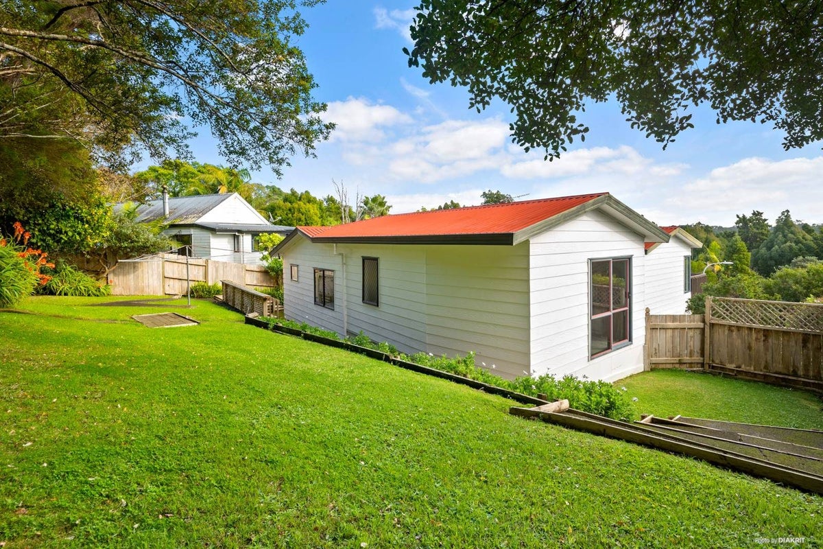 12 Emery Grove, Bayview, Auckland - Carousel 18