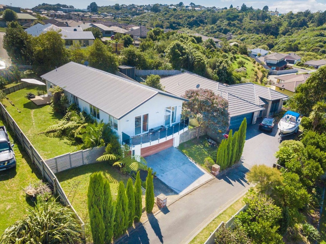 43 Tongariro Drive, Aotea, Porirua - Carousel 1
