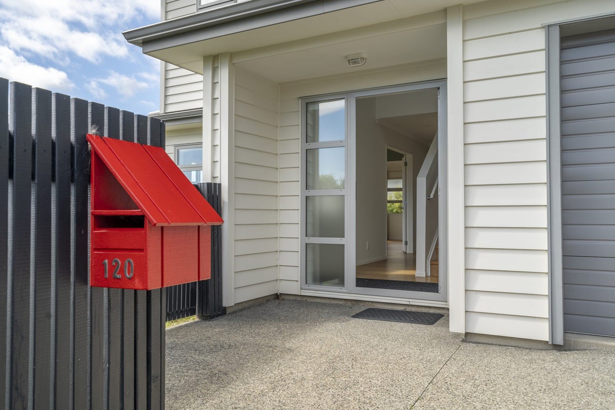 120 Amesbury Drive, Churton Park, Wellington - Carousel 2
