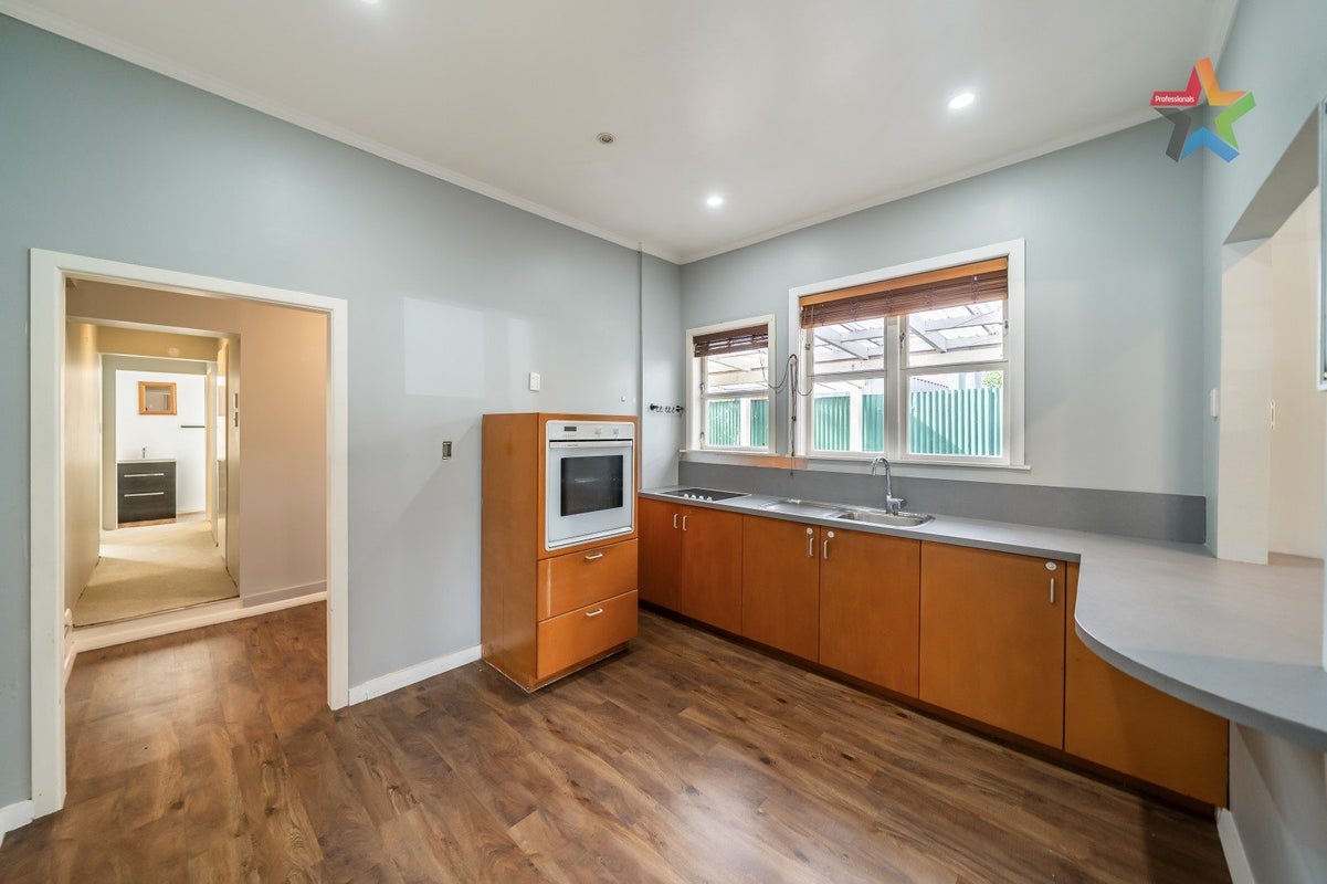 19 Moores Valley Road, Wainuiomata, Lower Hutt - Carousel 2