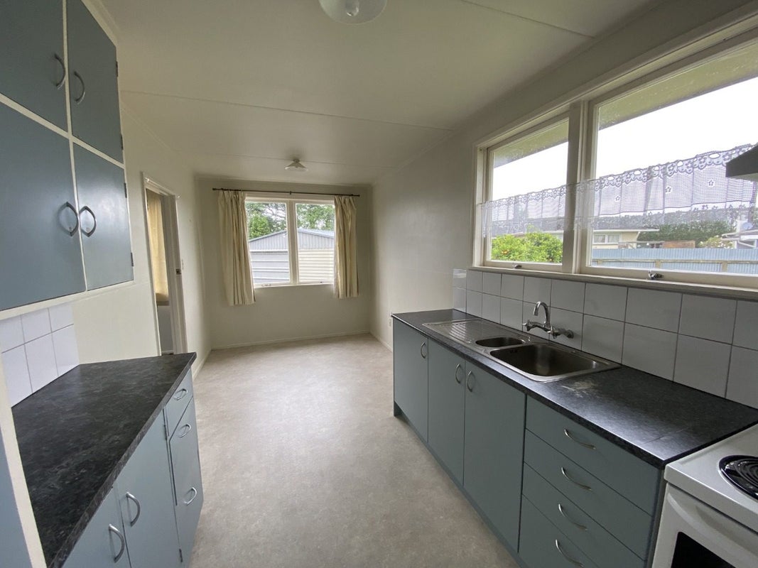 17 Dover Road, Flaxmere, Hastings - Carousel 2