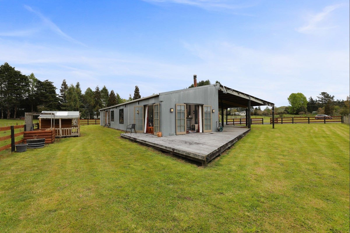 22 Onematua Road, Owhango - Carousel 1