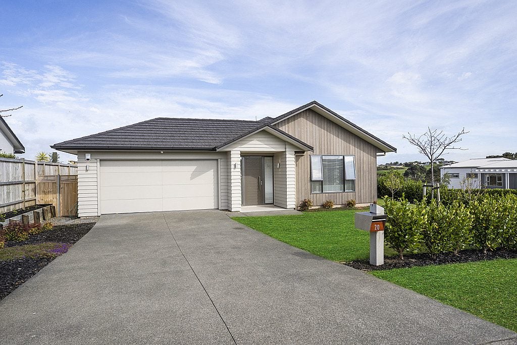 20 Mahutonga Avenue, Beachlands, Auckland - Carousel 1