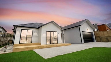 7 Kauri Gum Rise, Swanson, Auckland - Carousel 1