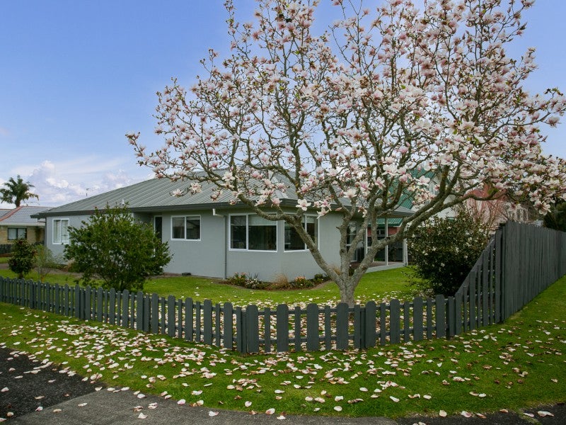 2 Hilliard Place, Leamington, Cambridge - Carousel 1