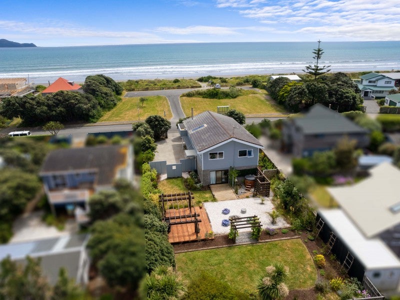 106 Field Way, Waikanae Beach, Waikanae - Carousel 2