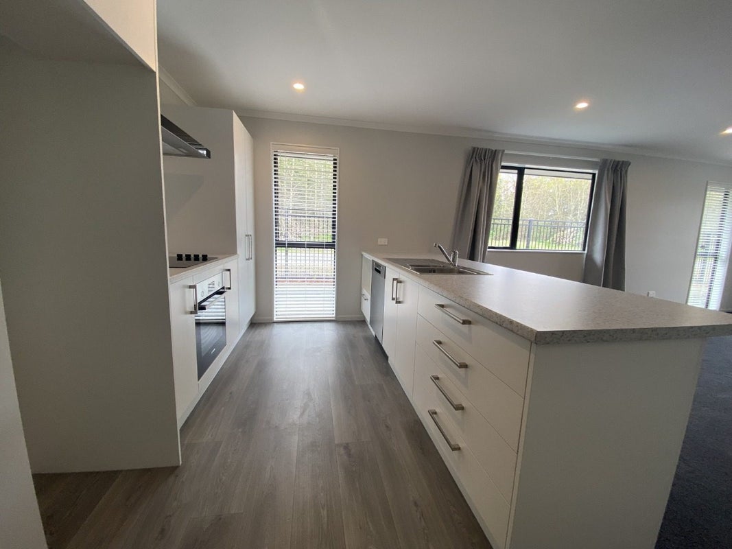 14 Applegrove Crescent, Belfast, Christchurch - Carousel 2