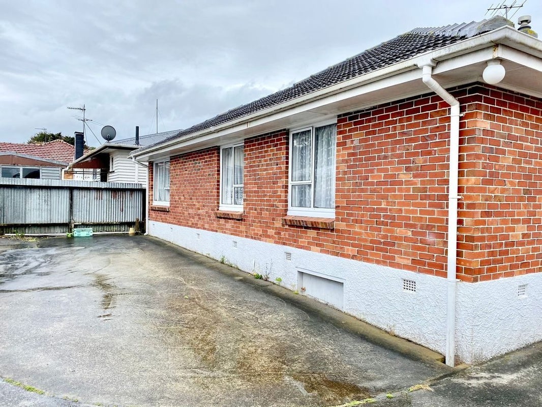 16 Sunnyside Crescent, Papatoetoe, Auckland - Carousel 2
