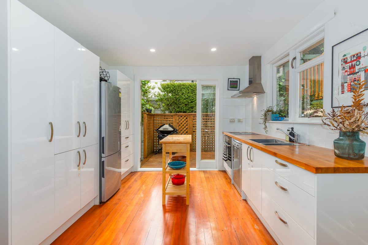 70 Curtis Street, Northland, Wellington - Carousel 2