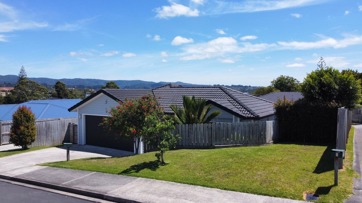 7 Nirmal Place, Sunnyvale, Auckland - Carousel 2