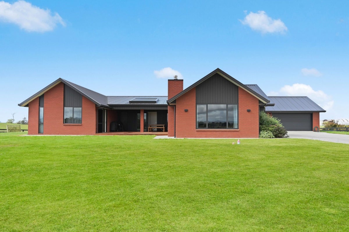 402 Lake Road, Horsham Downs, Hamilton - Carousel 2