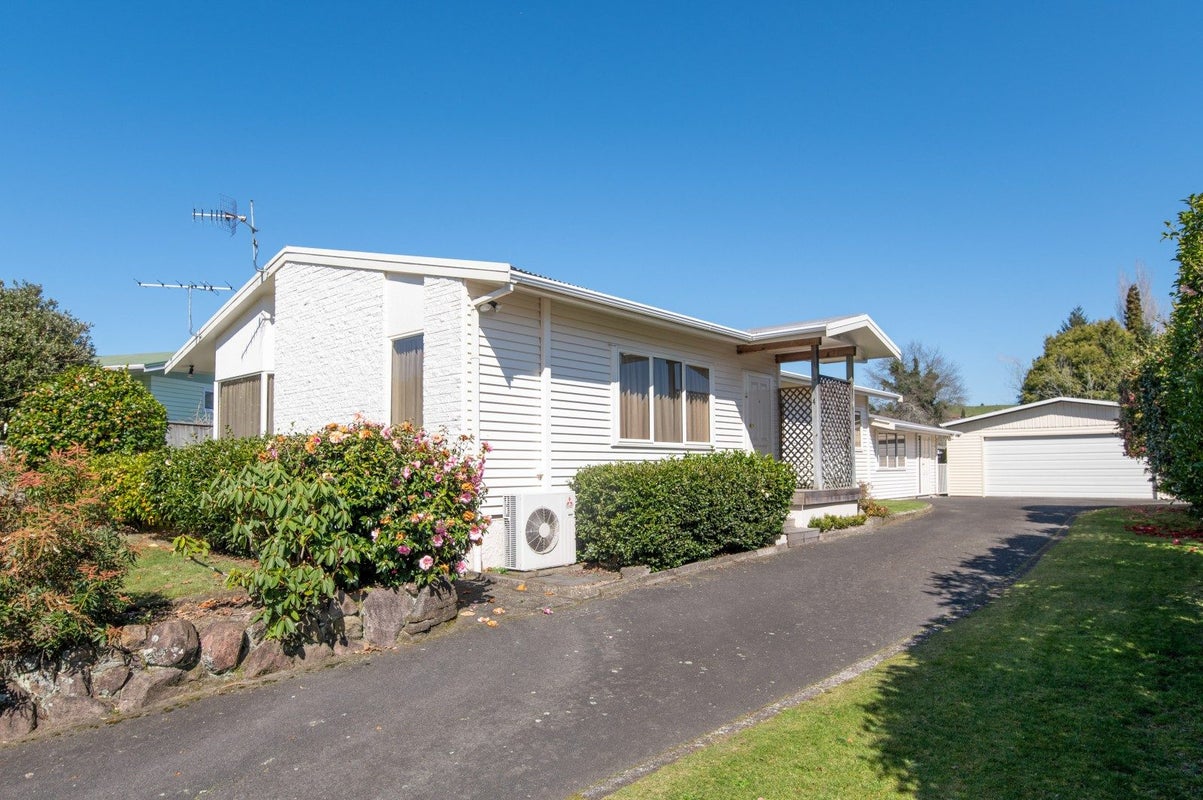 4 Hermes Place, Sunnybrook, Rotorua - Carousel 2