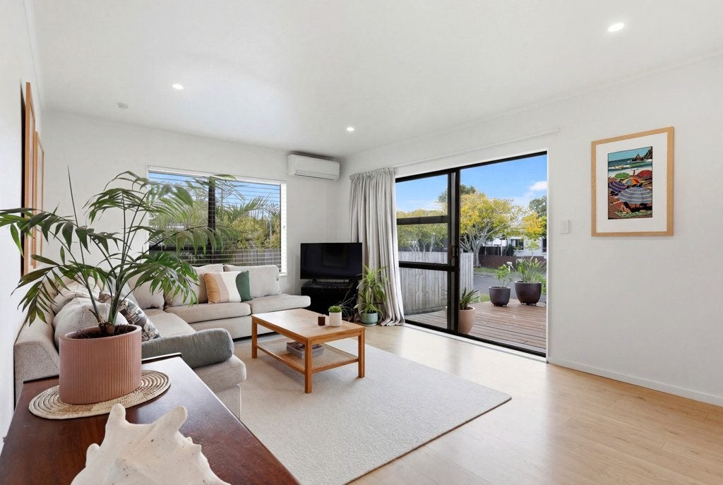 1 Quo Vadis Place, Red Beach, Whangaparaoa - Carousel 2