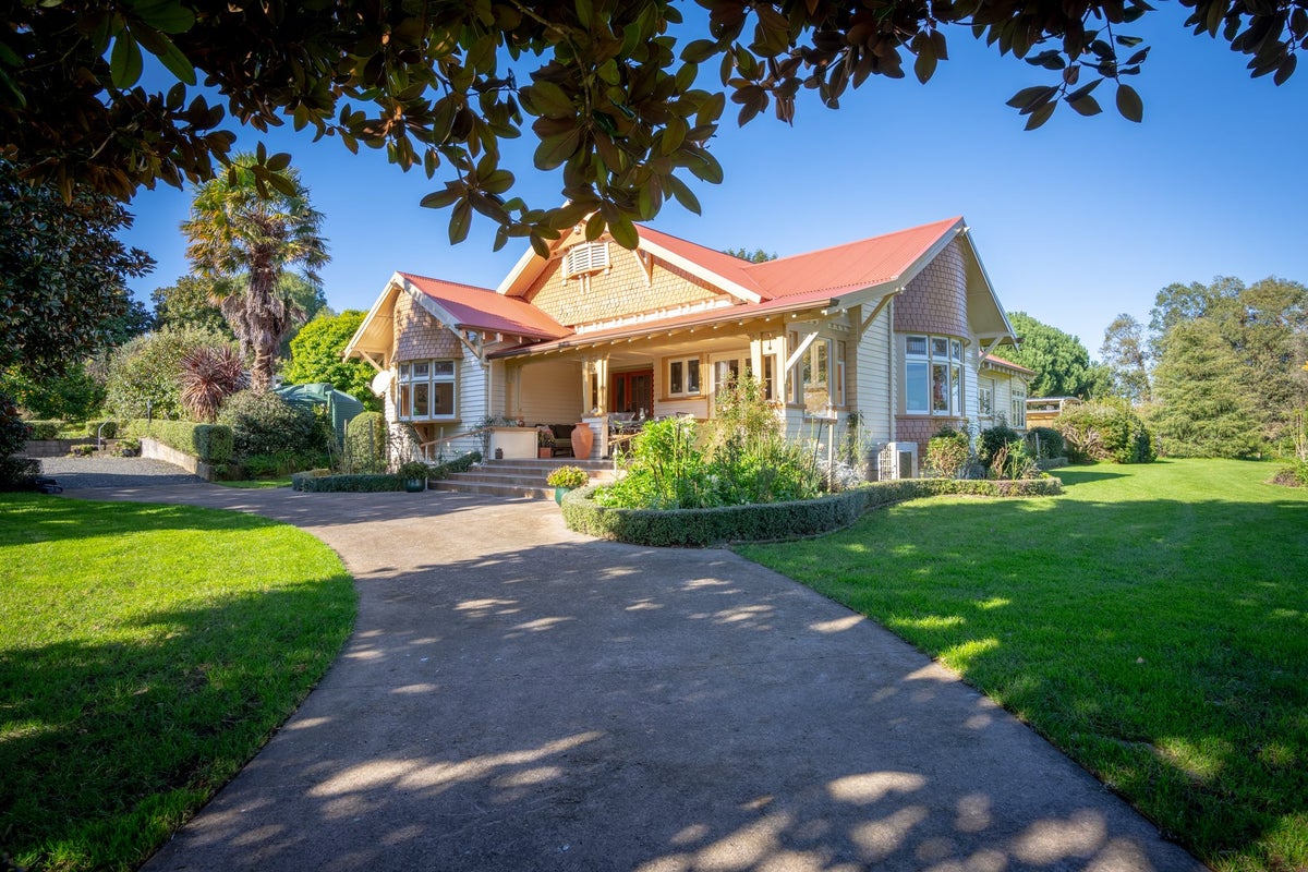 362 Koromatua Road, Temple View, Hamilton - Carousel 1