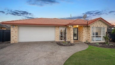 32 Skelton Avenue, Randwick Park, Auckland - Carousel 1