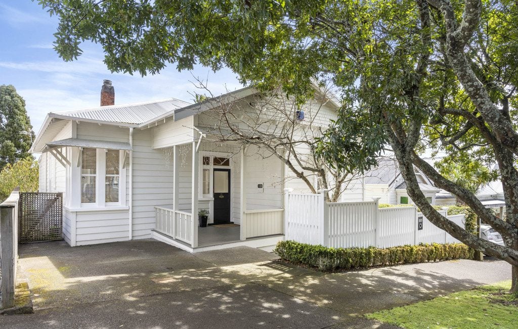 15 Pentland Avenue, Mount Eden, Auckland - Carousel 1