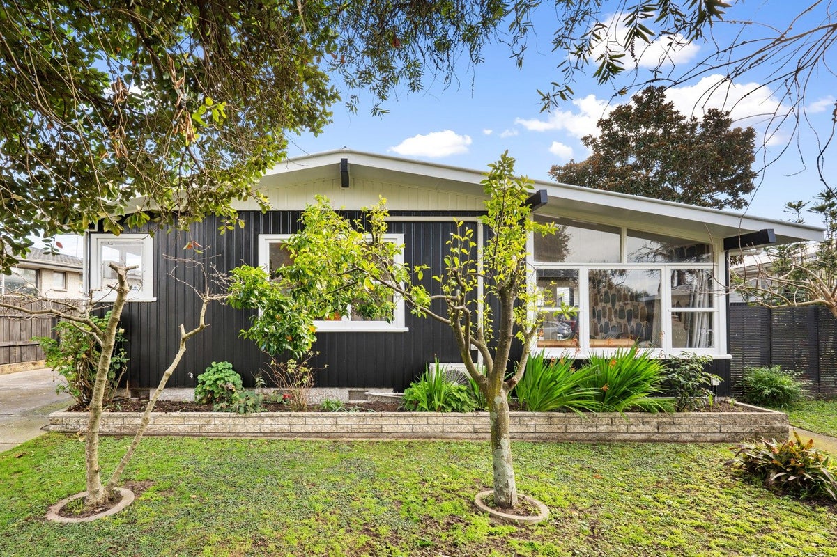 13 Rata Street, Taradale, Napier - Carousel 1
