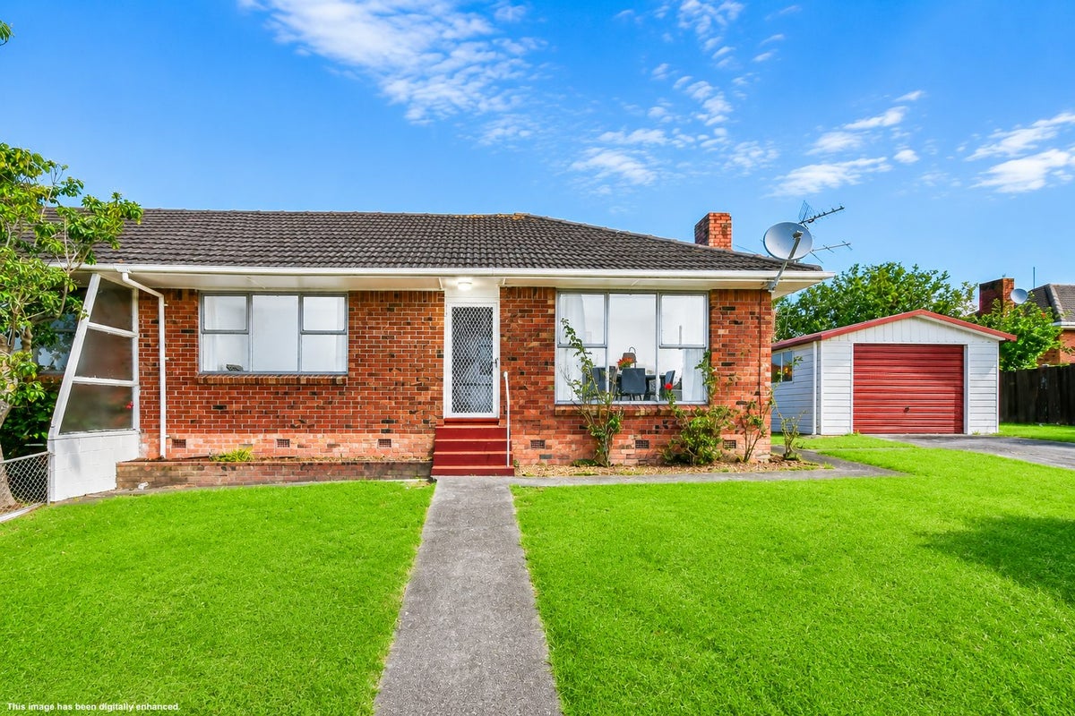 2/2 Wayne Drive, Mangere, Auckland - Carousel 1