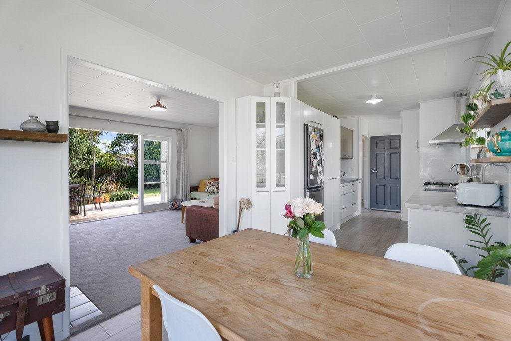 6 Lindis Place, Mangere Bridge, Auckland - Carousel 2
