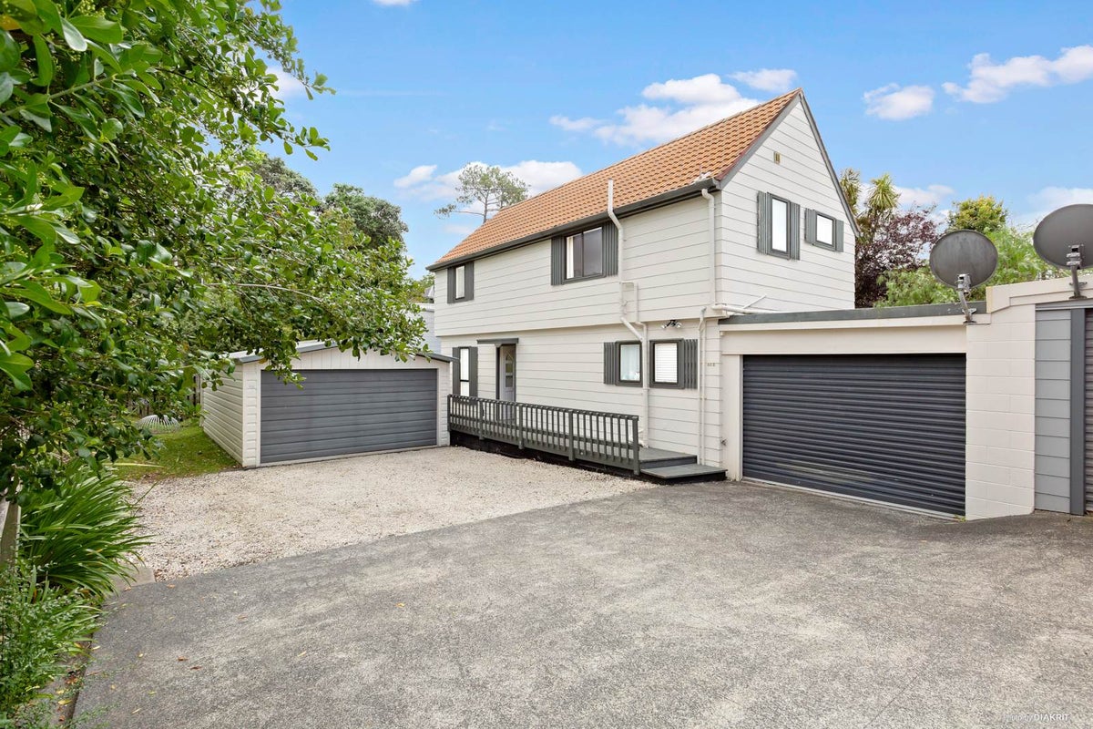 2/44 Waiau Street, Torbay, Auckland - Carousel 1
