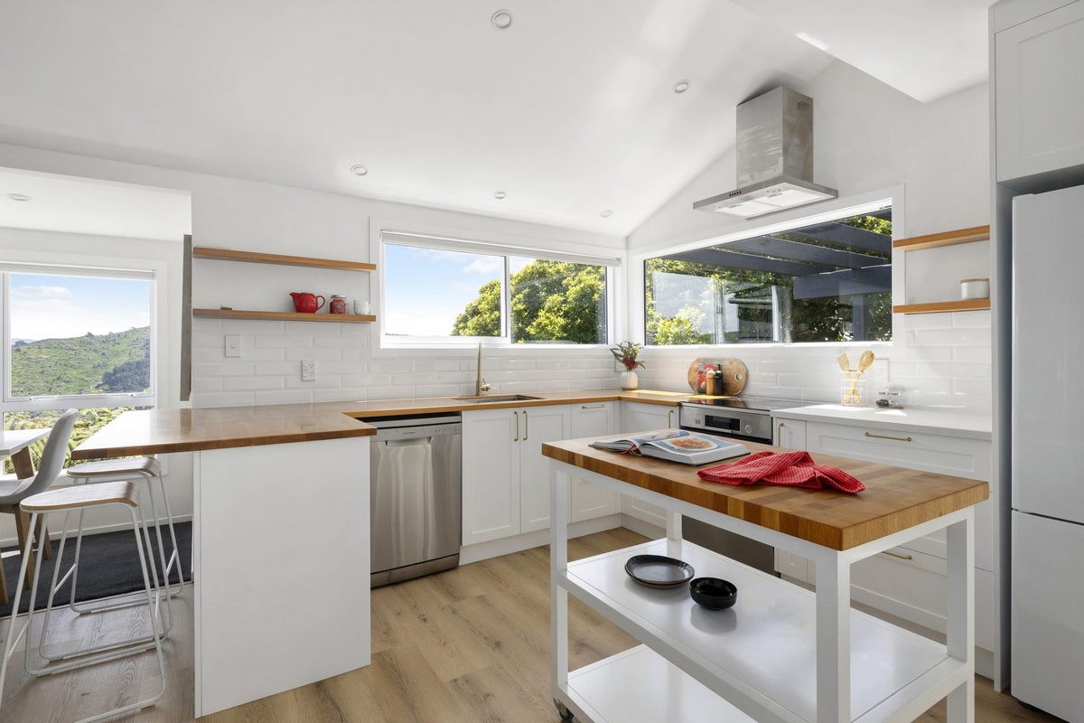 179 Orangi Kaupapa Road, Northland, Wellington - Carousel 2