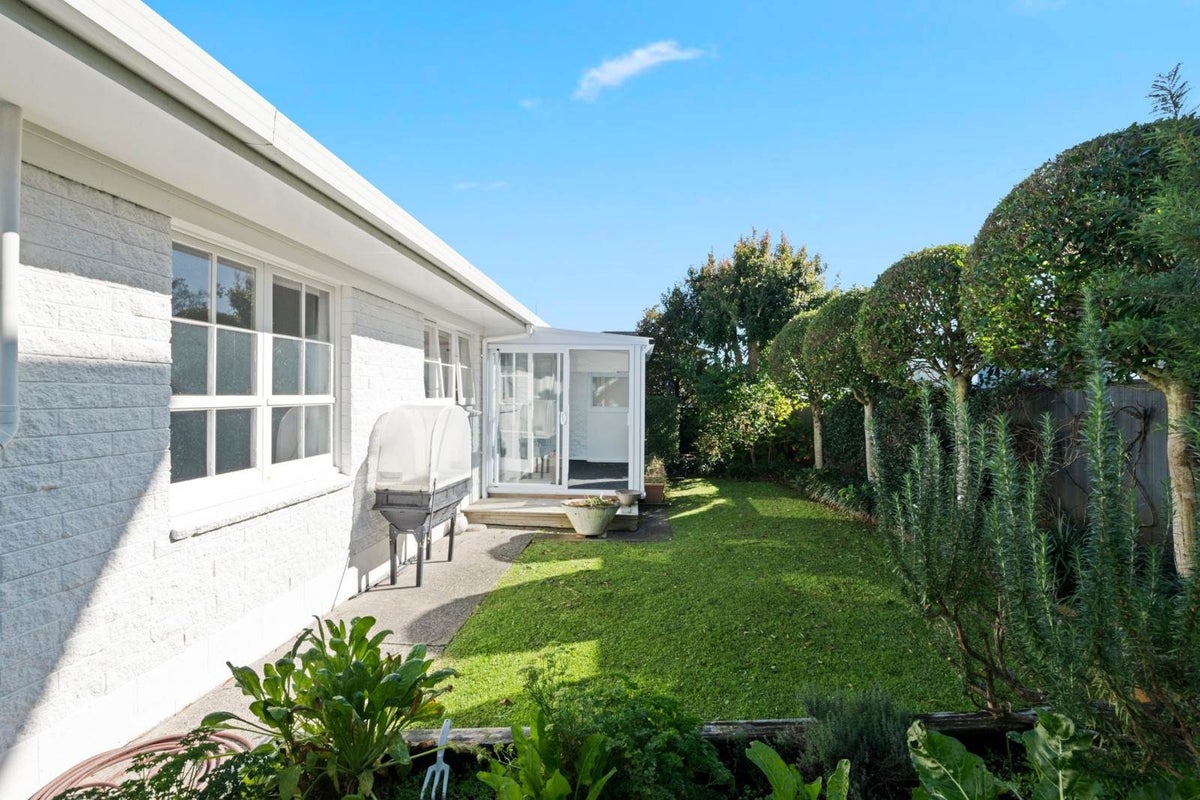2/65 Jutland Road, Hauraki, Auckland - Carousel 2
