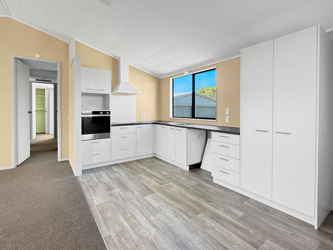 20 Tiller Close, Kelvin Grove, Palmerston North - Carousel 2