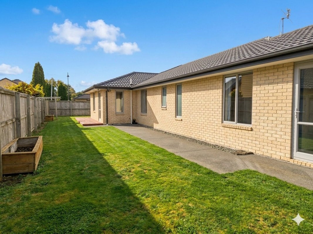 30 Somerville Crescent, Aidanfield, Christchurch - Carousel 11