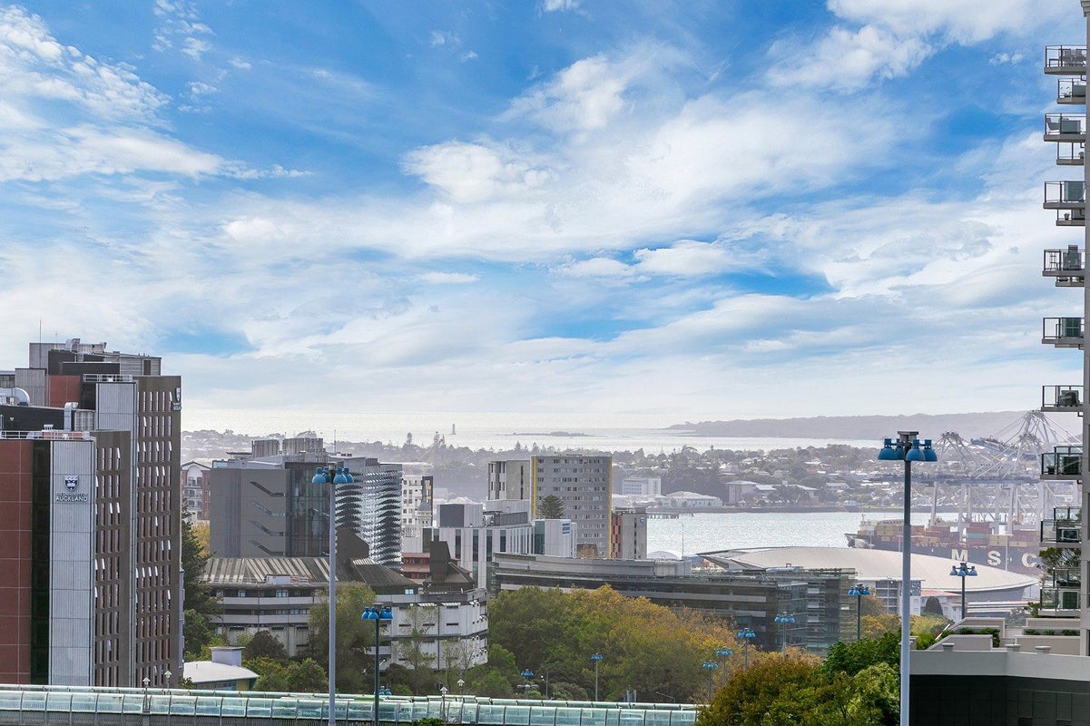 5P/16 Burton Street, Grafton, Auckland - Carousel 2
