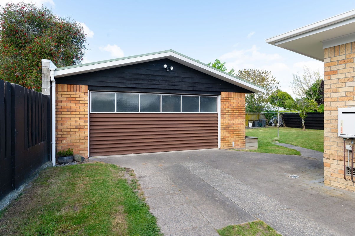 8 Casper Street, Fairfield, Hamilton - Carousel 12