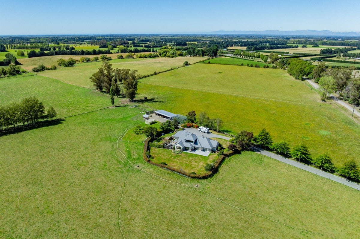 132 Round Hill Road, Loburn, Loburn - Carousel 2