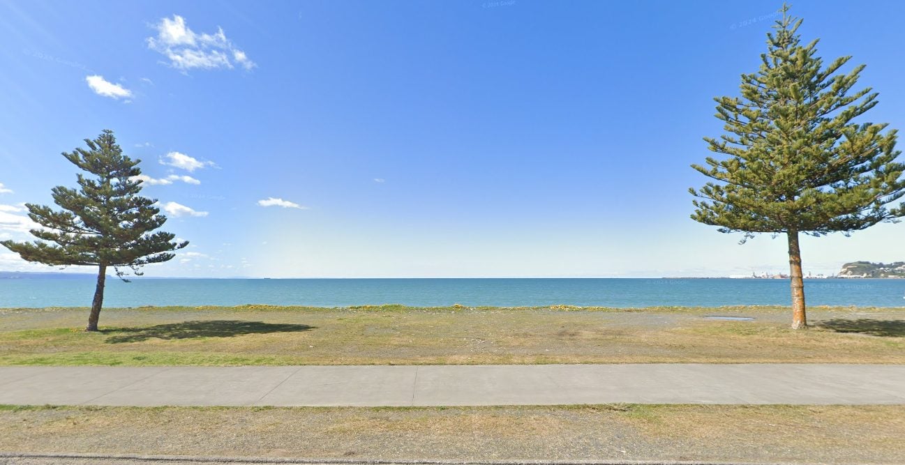 2/40 The Esplanade, Westshore, Napier - Carousel 1