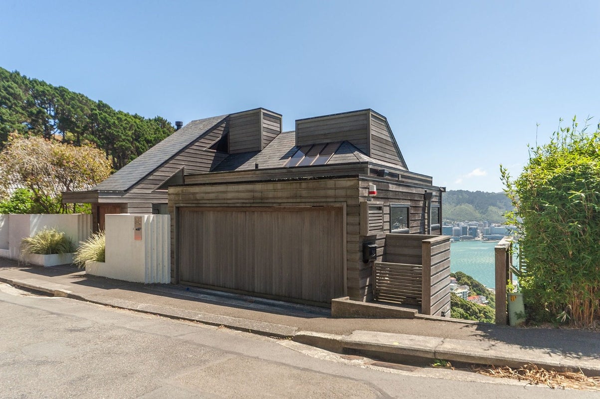 34 Robieson Street, Roseneath, Wellington - Carousel 1